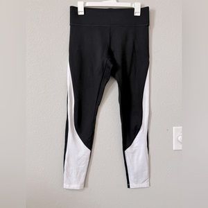 Victoria’s Secret PINK Black & White Fleece Lined Cozy Leggings Size Medium.